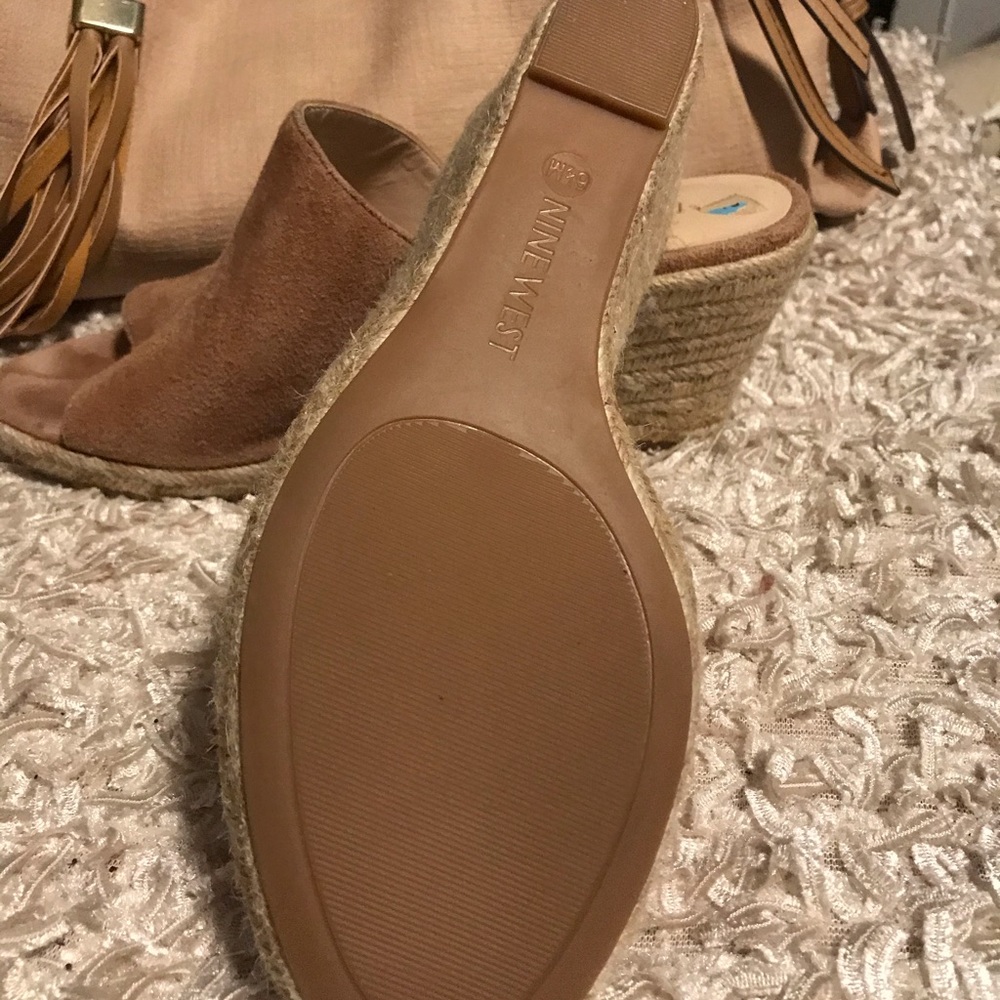 Shoes - Picture 4 of 5